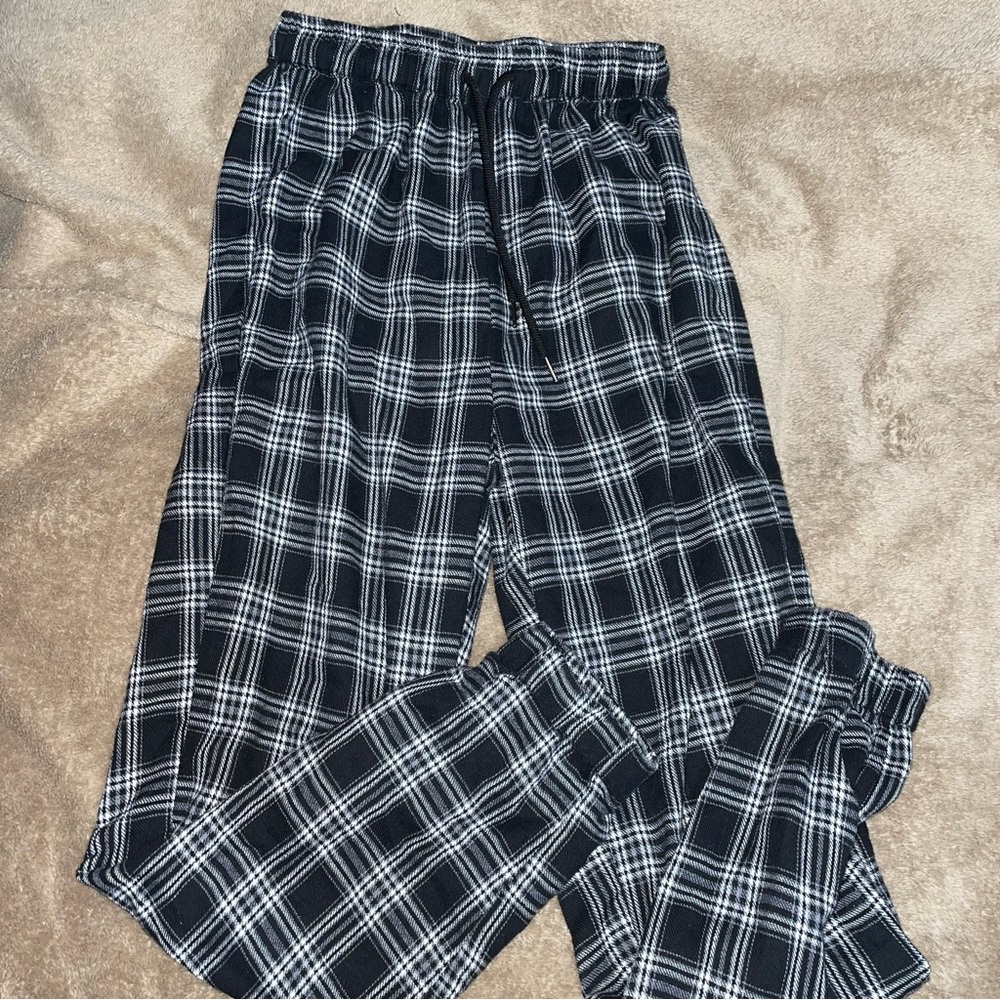 Black and white plaid high waist joggers